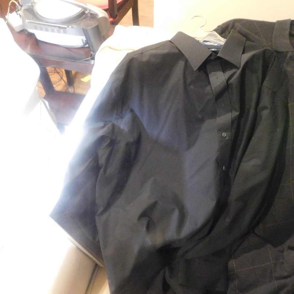 MEN'S DRESS SHIRT - Picture 2 of 2